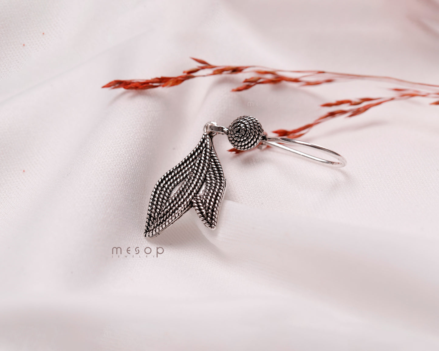 Twin Leaves Seranade Earrings