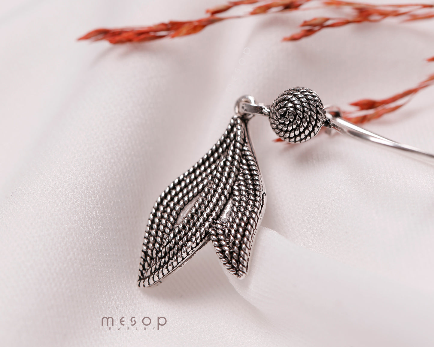 Twin Leaves Seranade Earrings