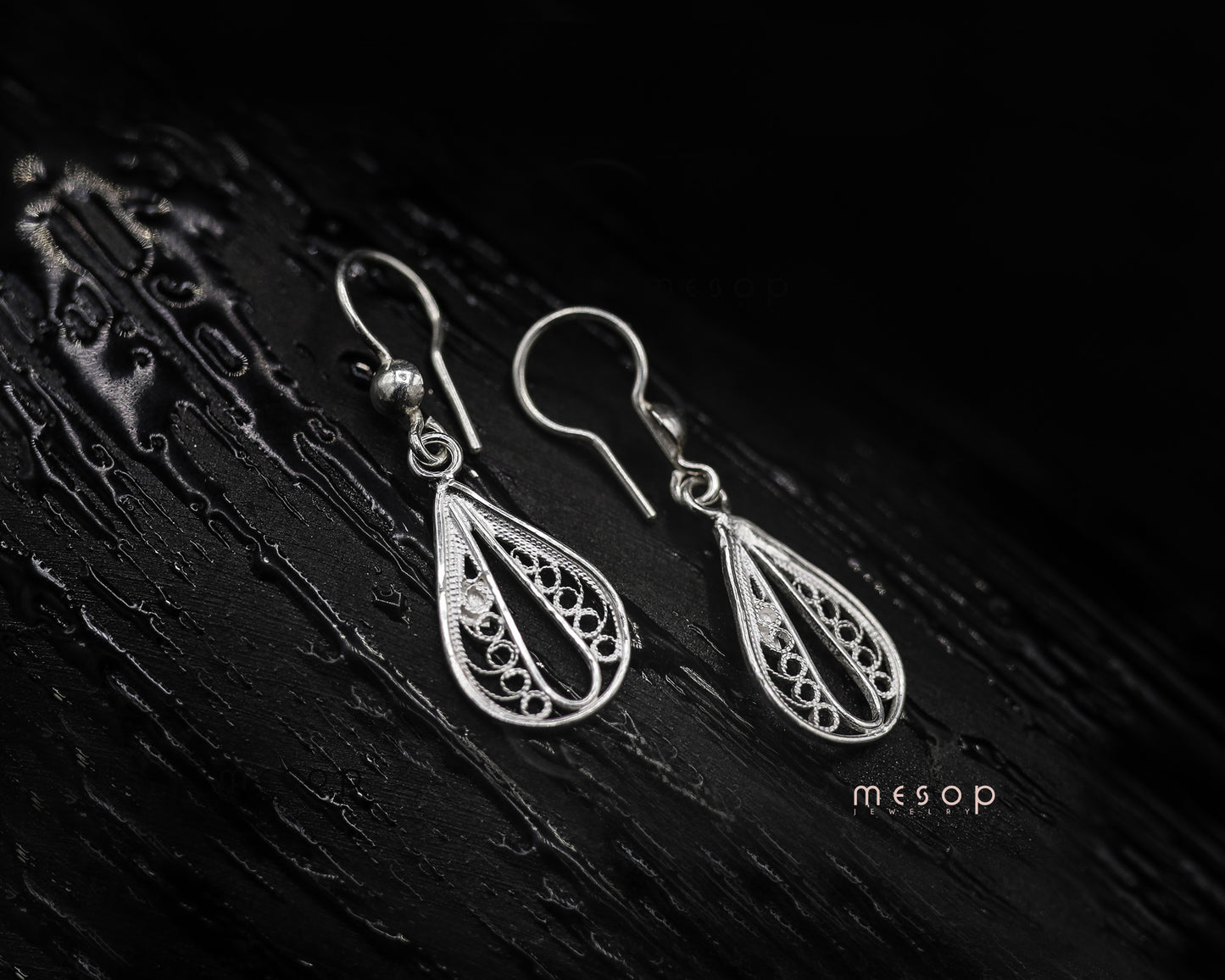 Dainty Wow Drops Earrings