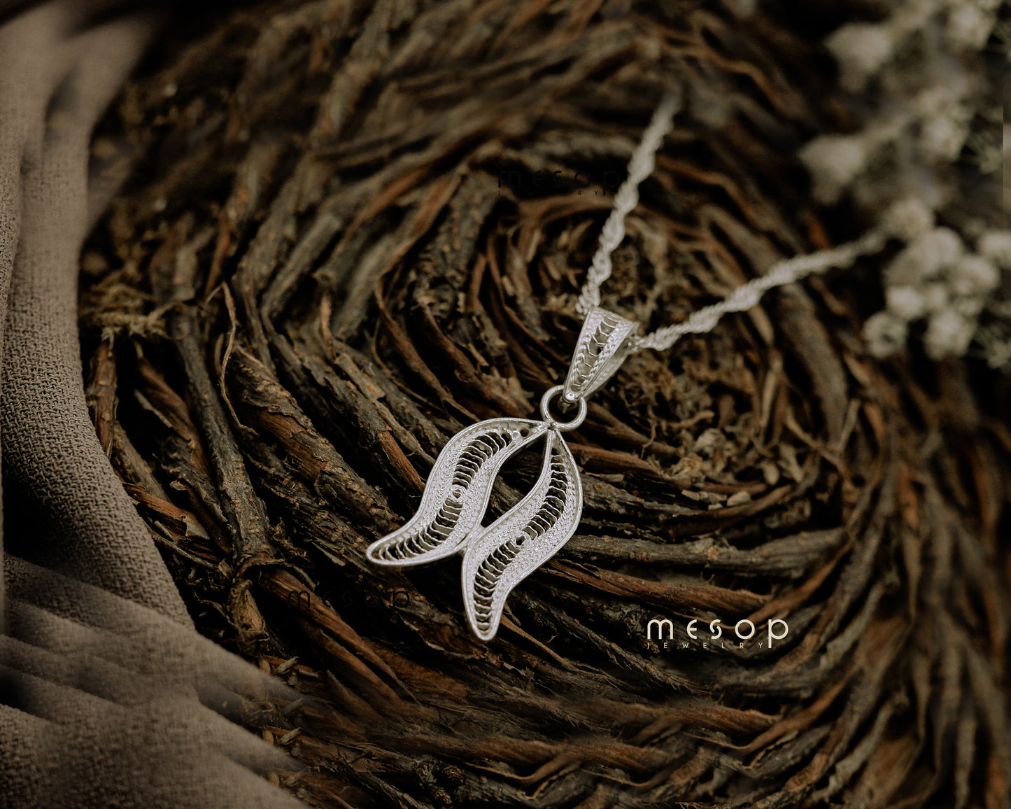 Tulip of Ivys Pendant