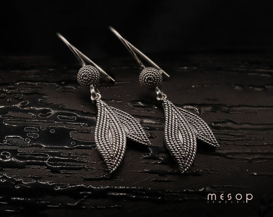 Twin Leaves Seranade Earrings
