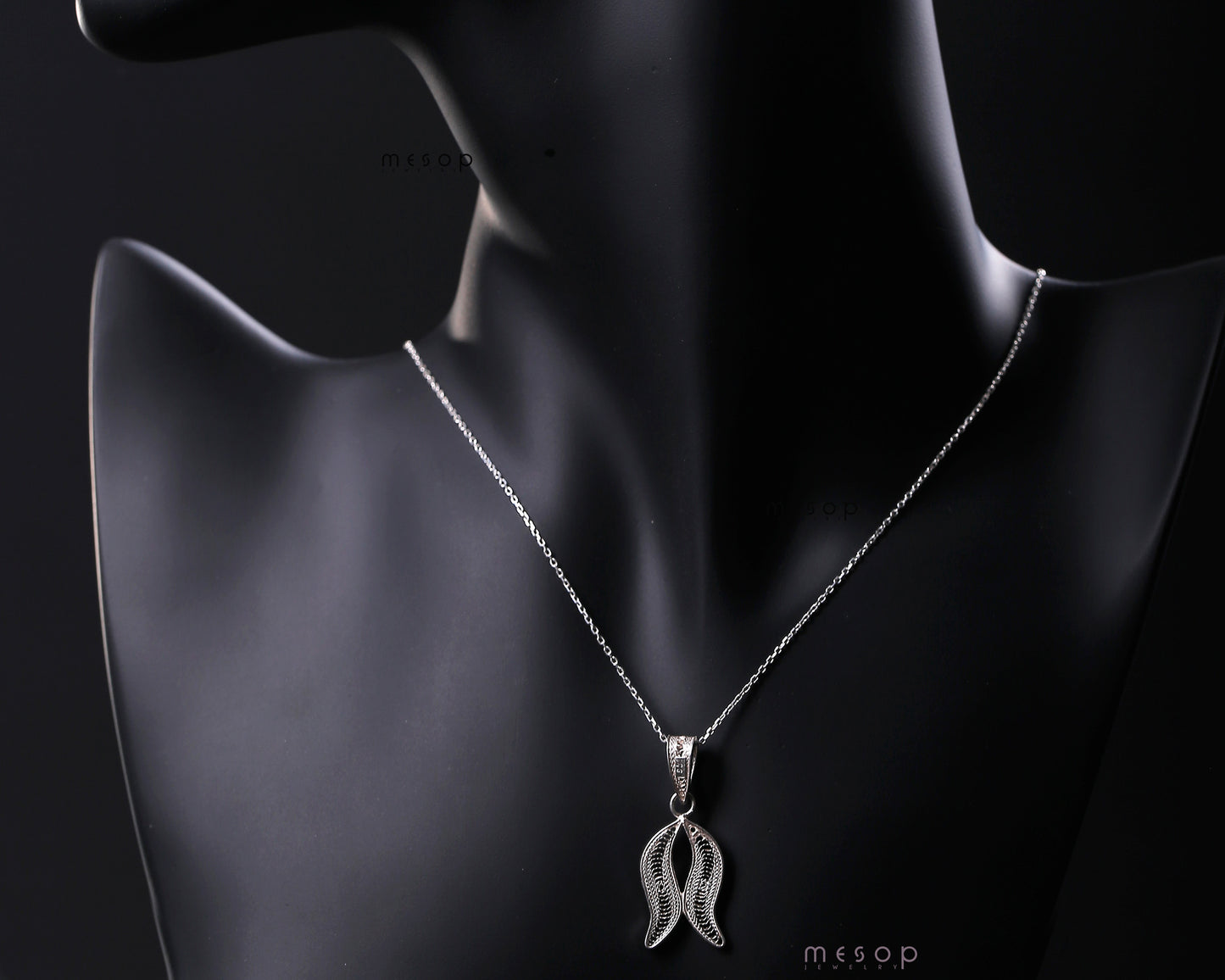 Tulip of Ivys Pendant