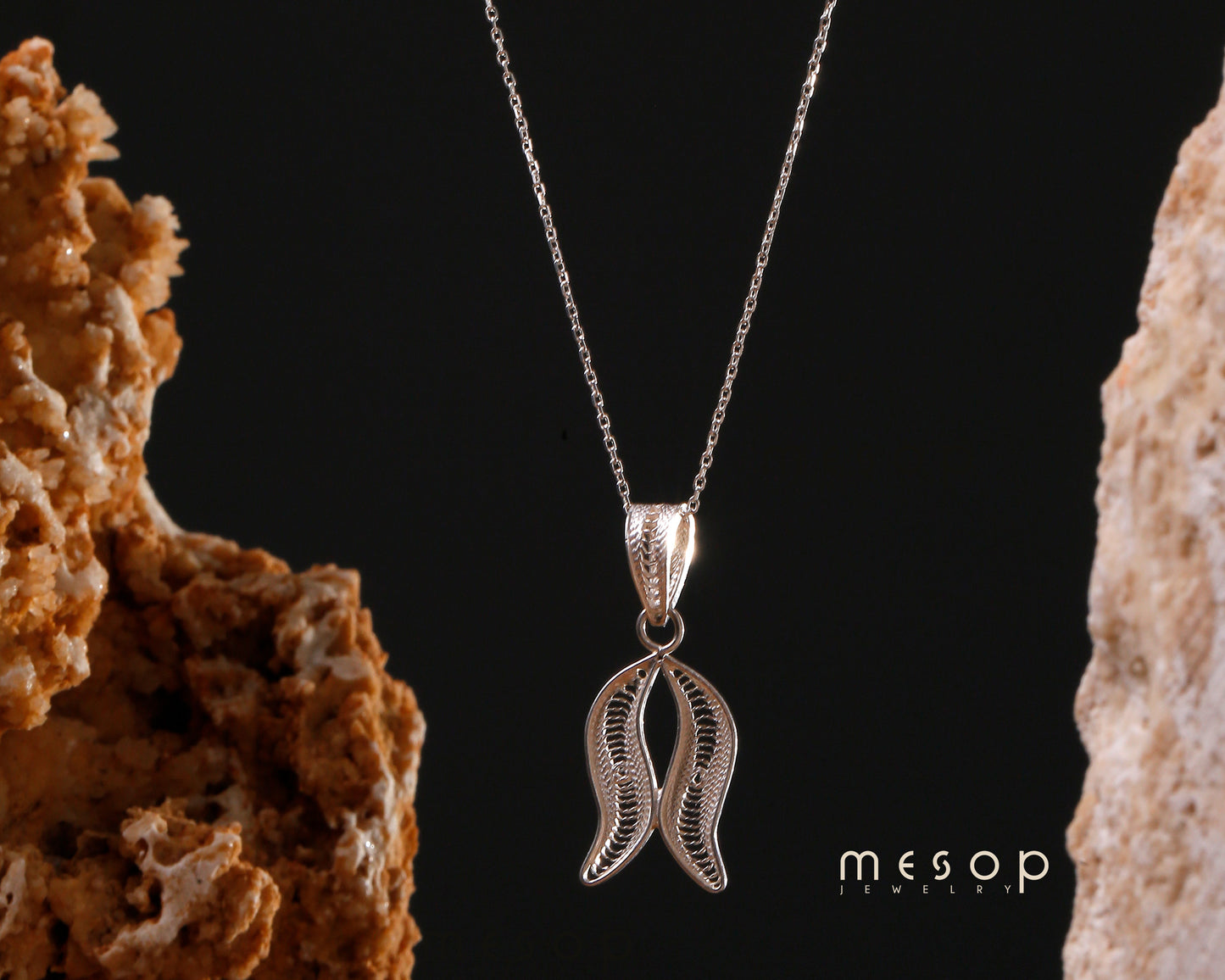Tulip of Ivys Pendant