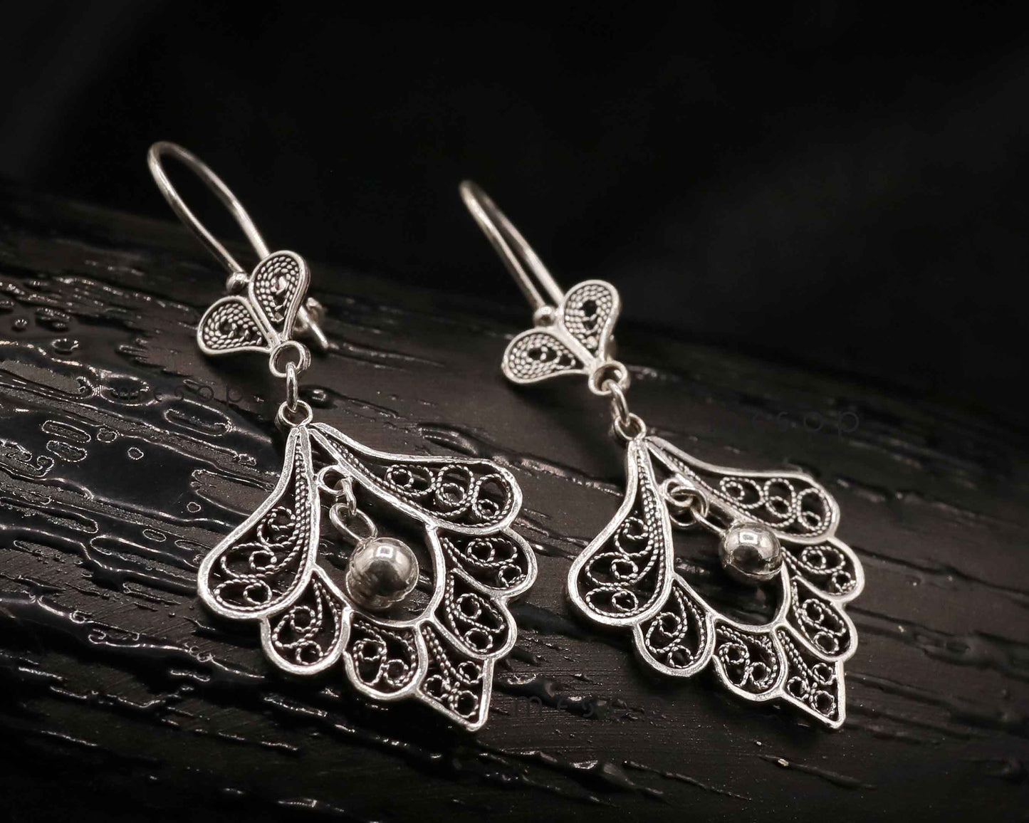 Charming Teardrops Earrings